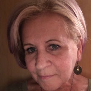 Meet your Posher, Debbie